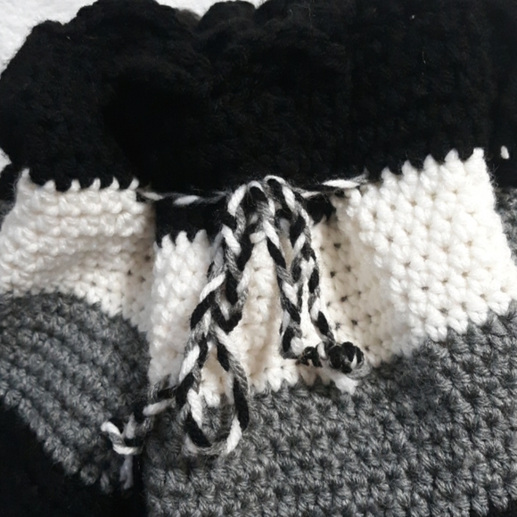 Handmade Crochet drawstring bag - Picture 2 of 11